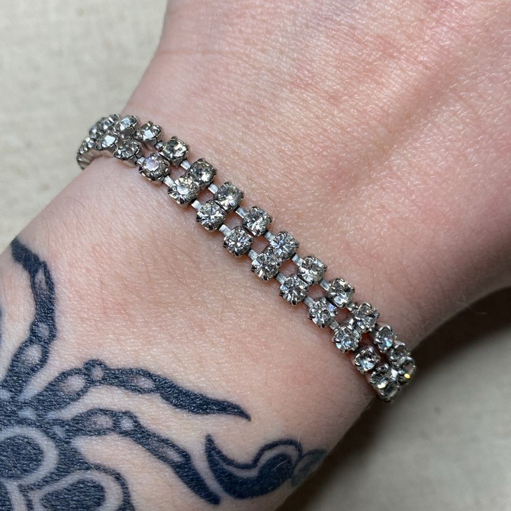 💛 Jay Kel Rhinestone Double Strand Bracelet - Picture 2 of 5